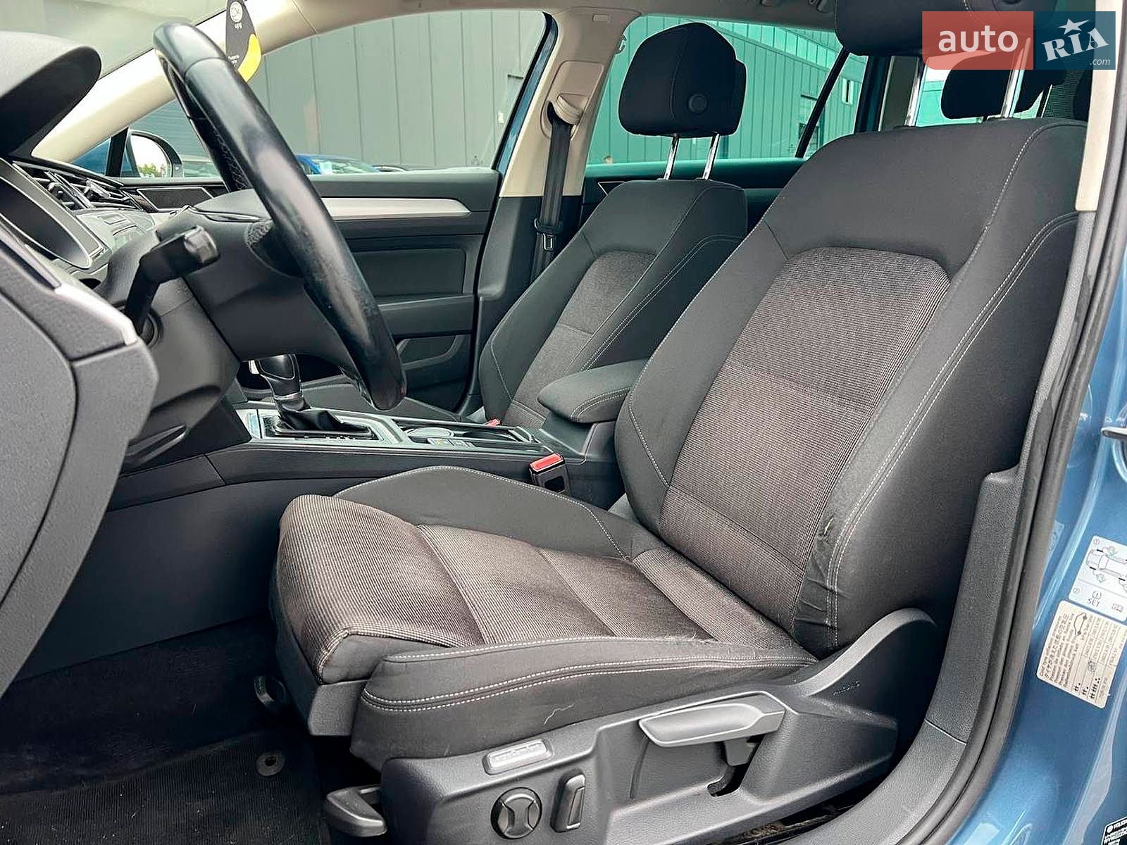 Volkswagen Passat 2015 VIN WVWZZZ3CZFE488214 фото оголошення 18 з 43