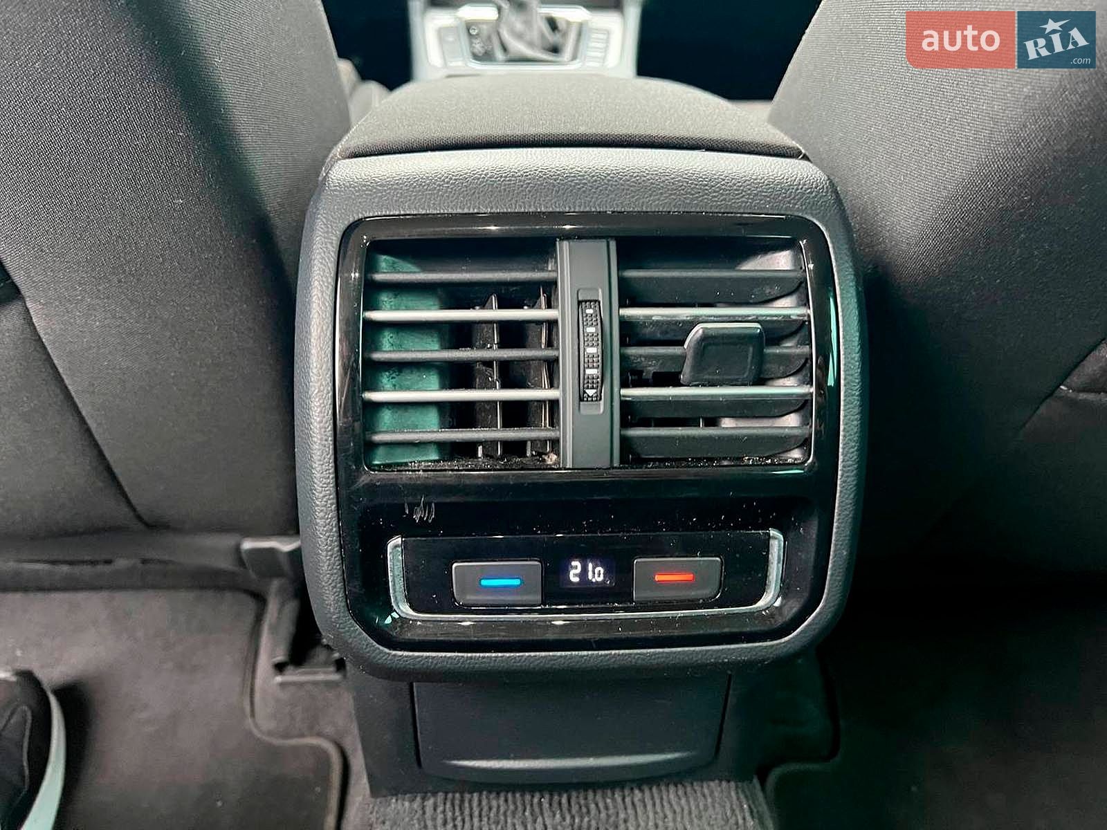 Volkswagen Passat 2015 VIN WVWZZZ3CZFE488214 фото оголошення 39 з 43