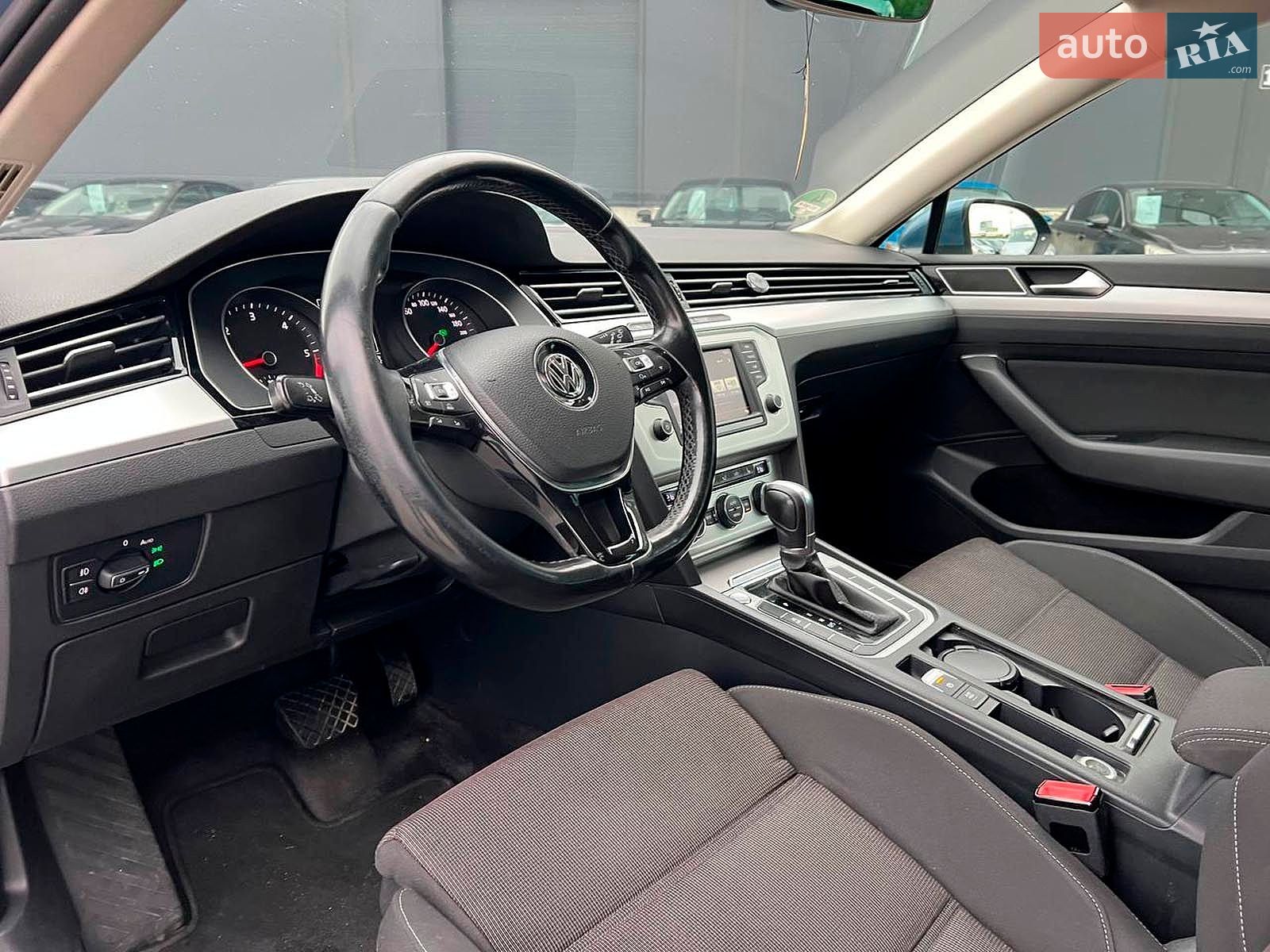 Volkswagen Passat 2015 VIN WVWZZZ3CZFE488214 фото оголошення 17 з 43