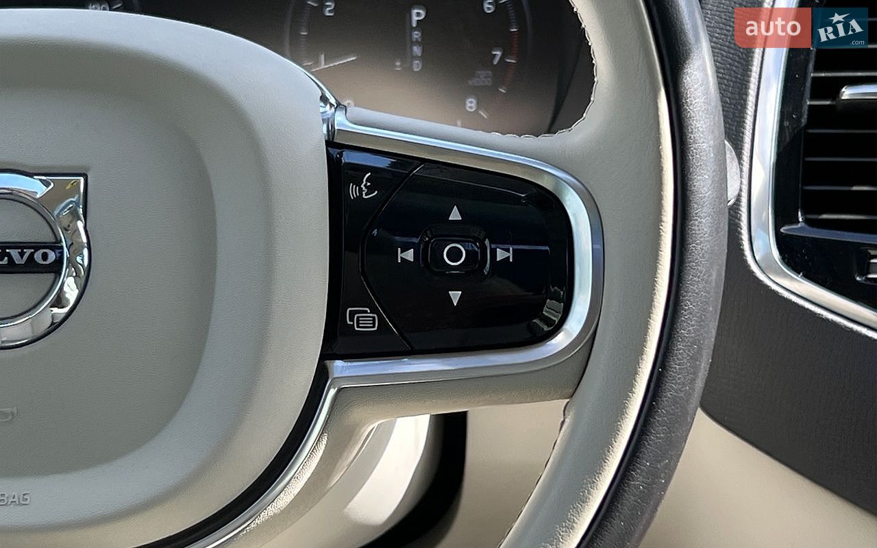 Volvo XC90 2020 VIN YV4A221K1M1680854 фото оголошення 14 з 31