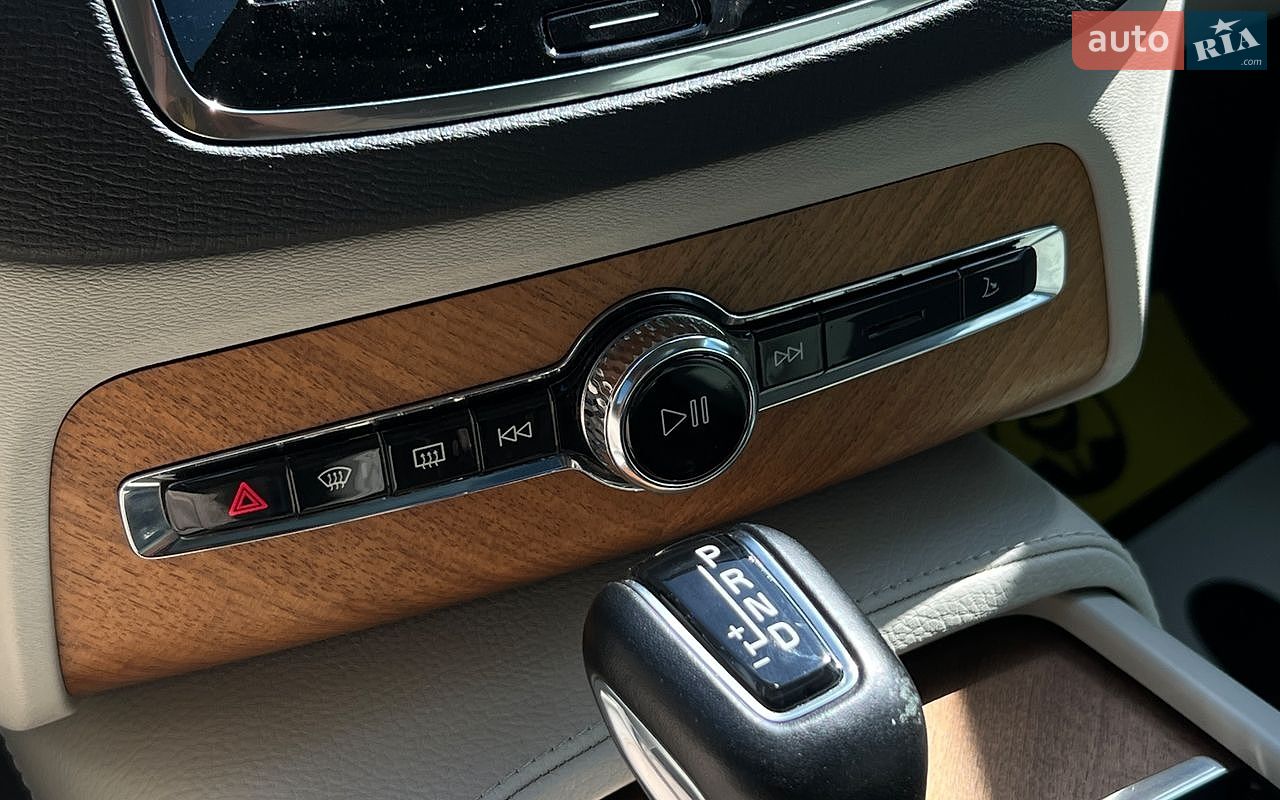 Volvo XC90 2020 VIN YV4A221K1M1680854 фото оголошення 20 з 31