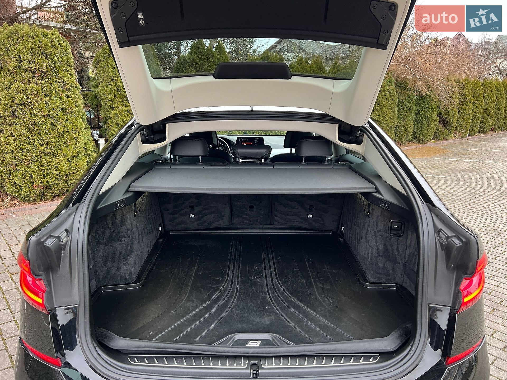 BMW 6 Series GT 2018 VIN WBAJV21080BH93133 фото оголошення 9 з 36