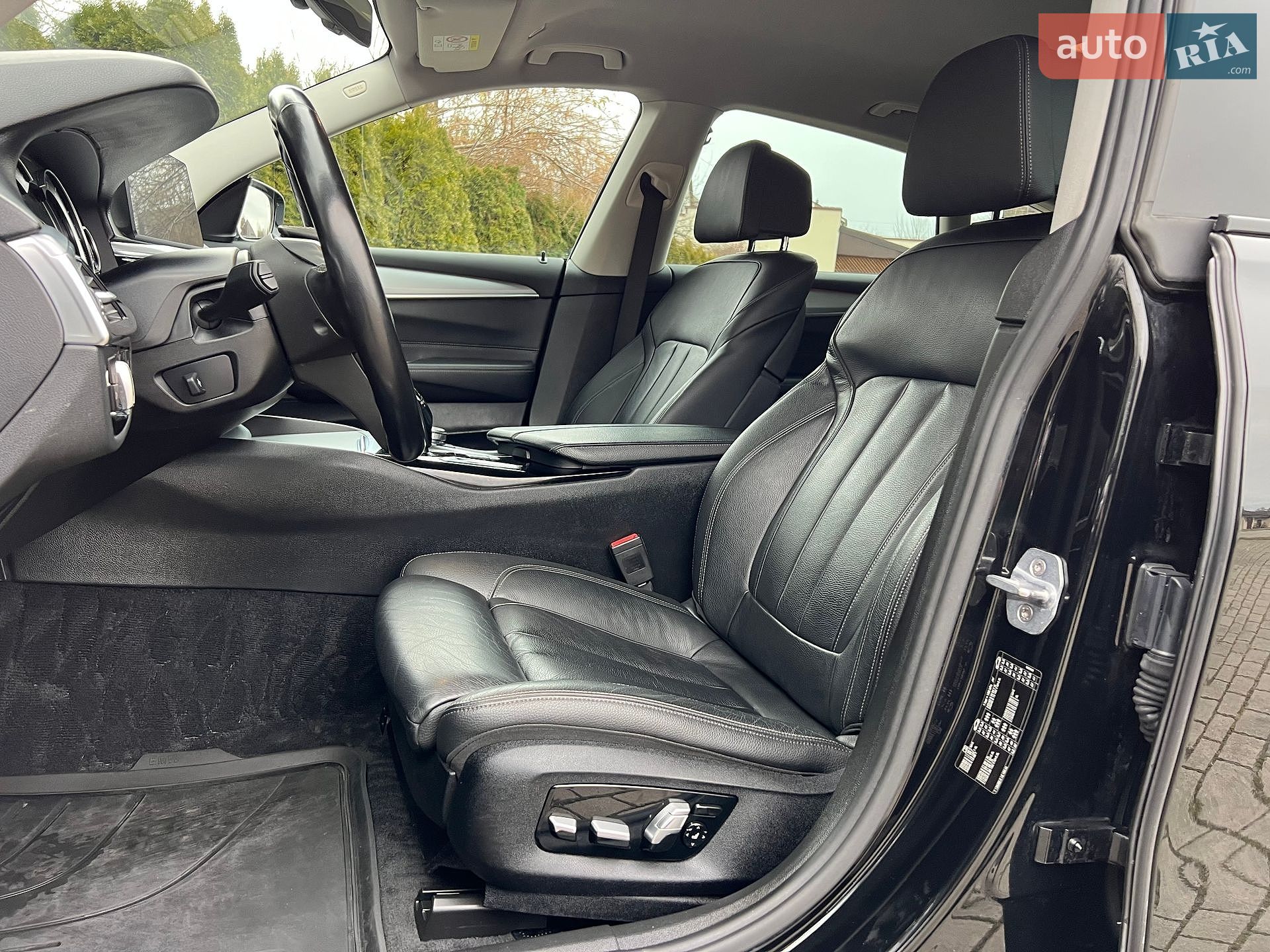 BMW 6 Series GT 2018 VIN WBAJV21080BH93133 фото оголошення 10 з 36