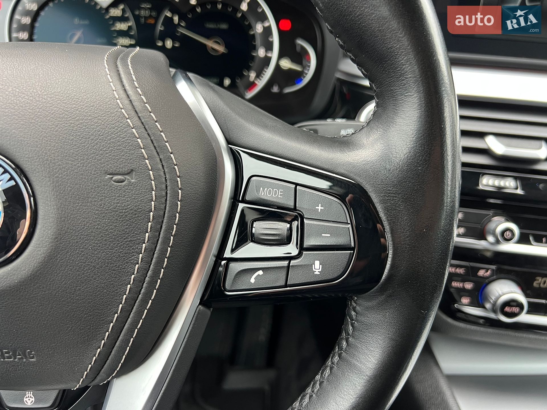 BMW 6 Series GT 2018 VIN WBAJV21080BH93133 фото оголошення 17 з 36