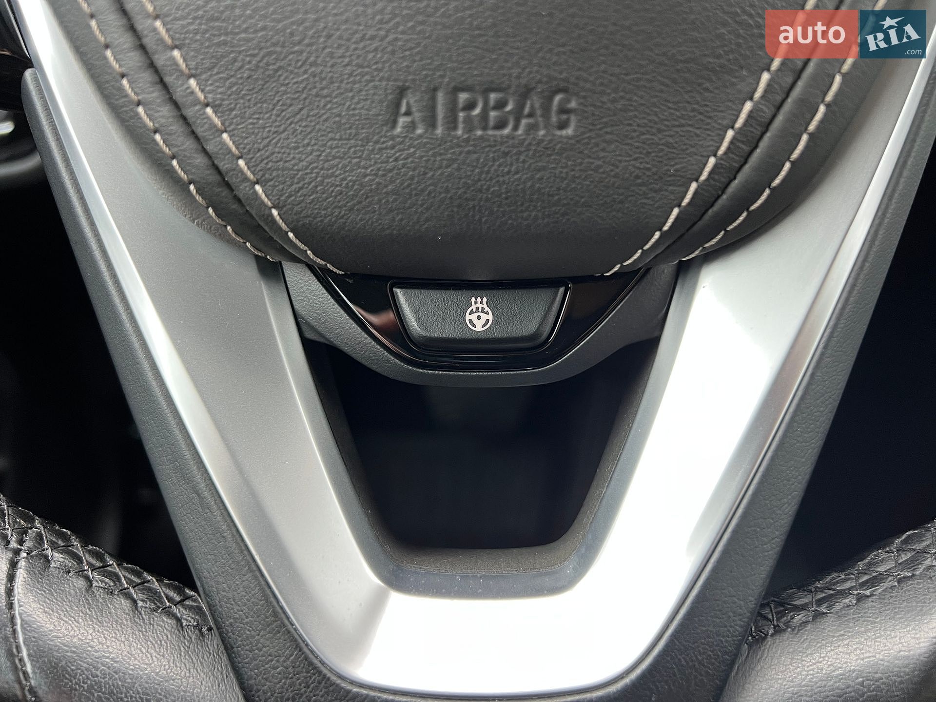 BMW 6 Series GT 2018 VIN WBAJV21080BH93133 фото оголошення 18 з 36