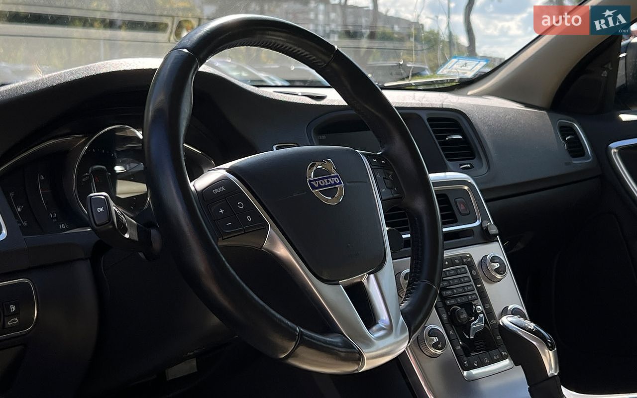 Volvo V60 2016 VIN YV140MEK6H1343480 фото оголошення 10 з 26