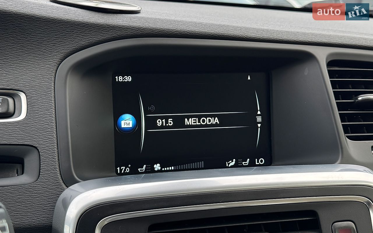 Volvo V60 2016 VIN YV140MEK6H1343480 фото оголошення 16 з 26