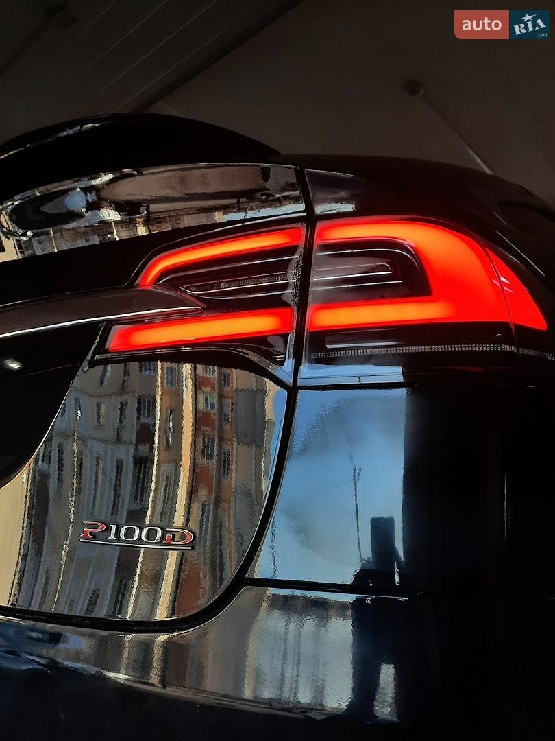 Tesla Model X 2018 VIN 5YJXCBE40JF106271 фото оголошення 16 з 47