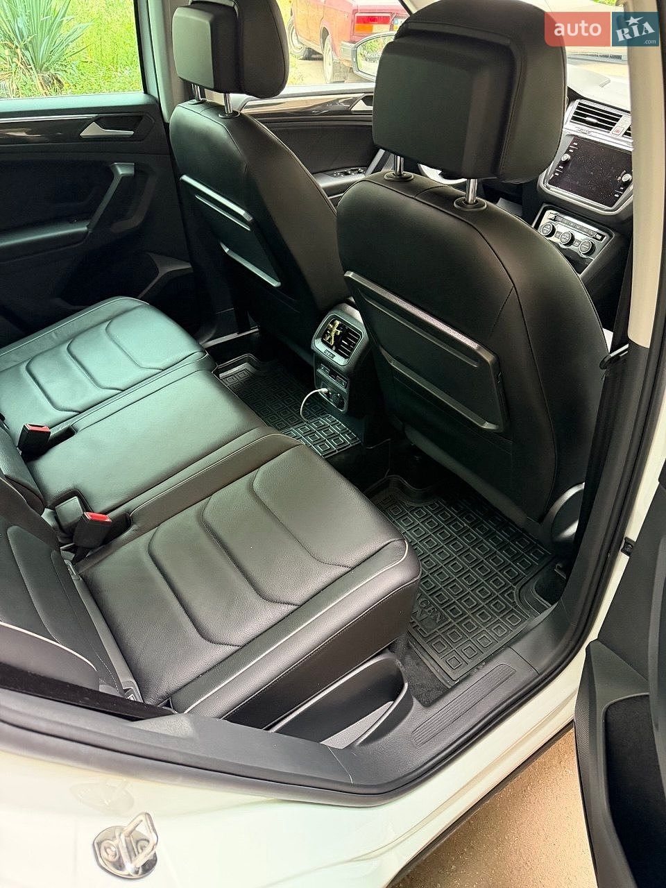 Volkswagen Tiguan 2020 VIN WVGZZZ5NZLW903025 фото оголошення 8 з 10