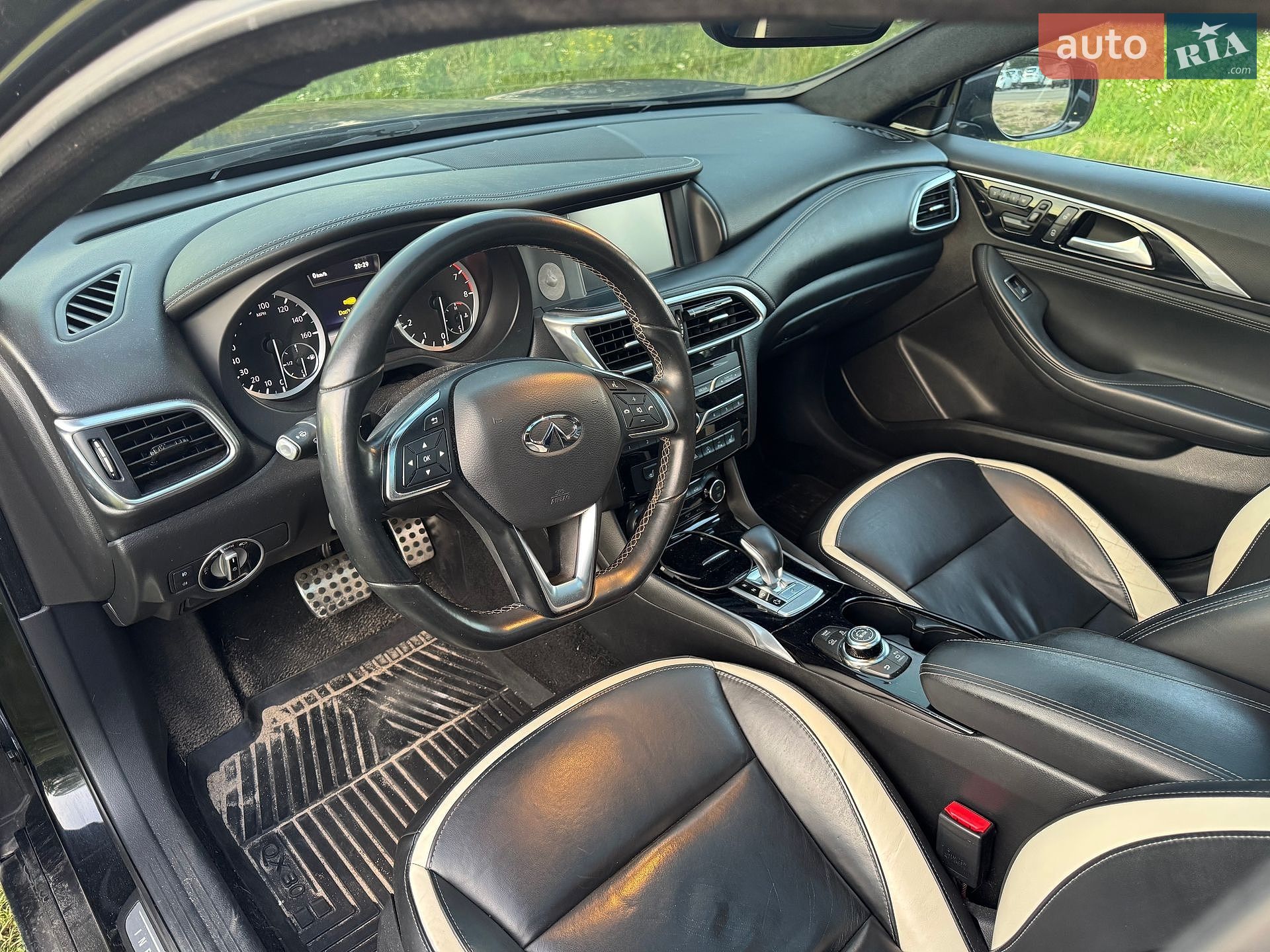 Infiniti QX30 2016 VIN SJKCH5CP4HA031041 фото оголошення 8 з 29