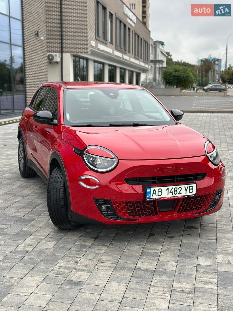 Fiat 600e 2023 VIN ZFANFBA50PJ000666 фото оголошення 8 з 28