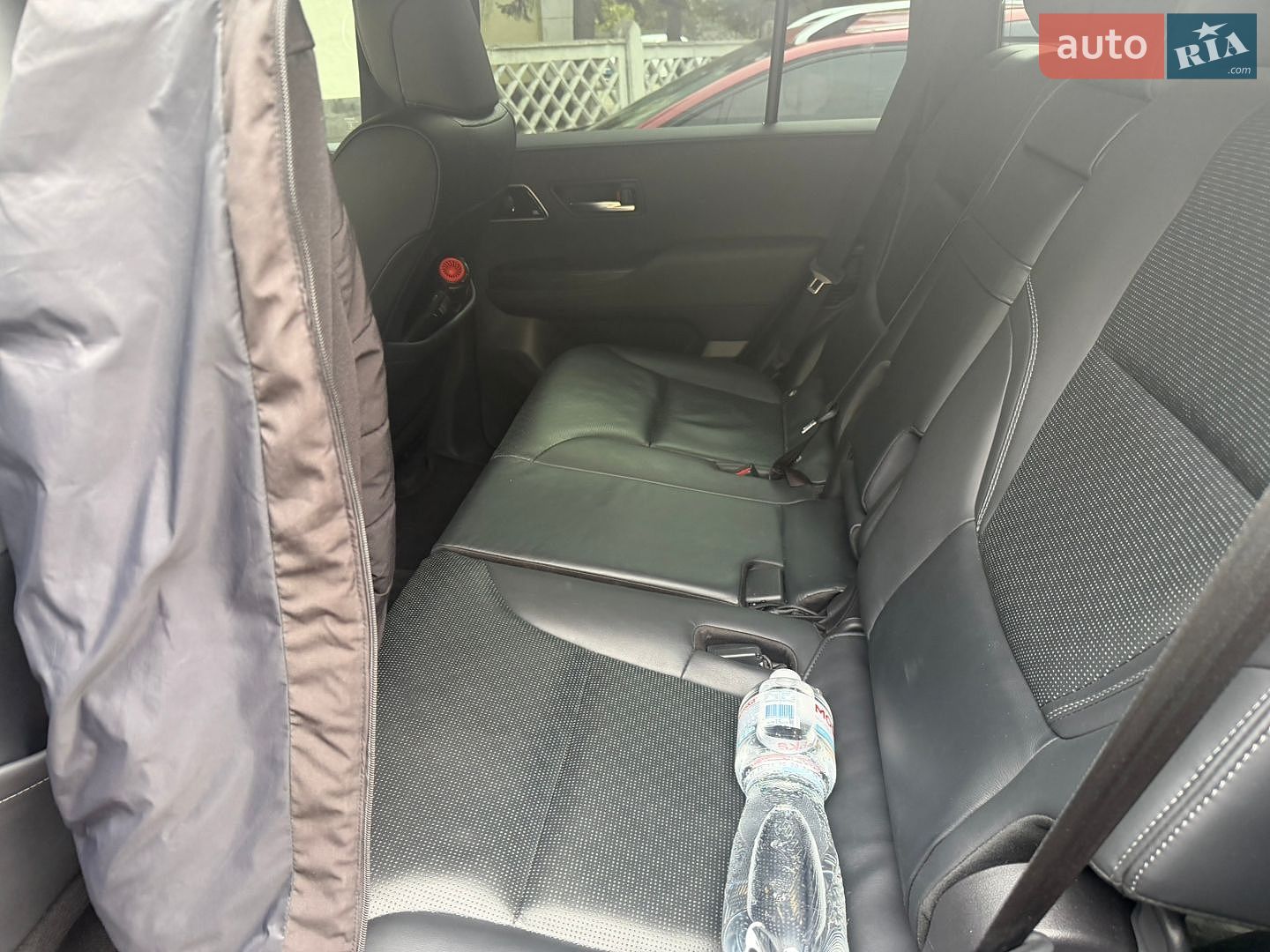 Toyota Land Cruiser 2022 VIN JTMAAABUS04014481 фото оголошення 17 з 26