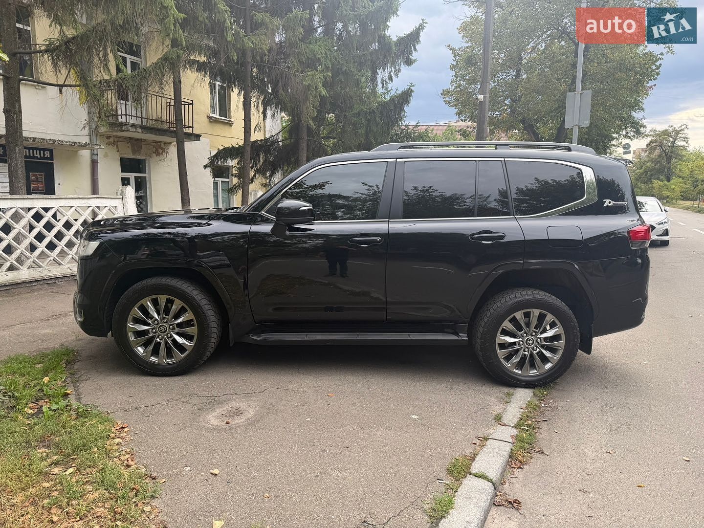 Toyota Land Cruiser 2022 VIN JTMAAABUS04014481 фото оголошення 20 з 26