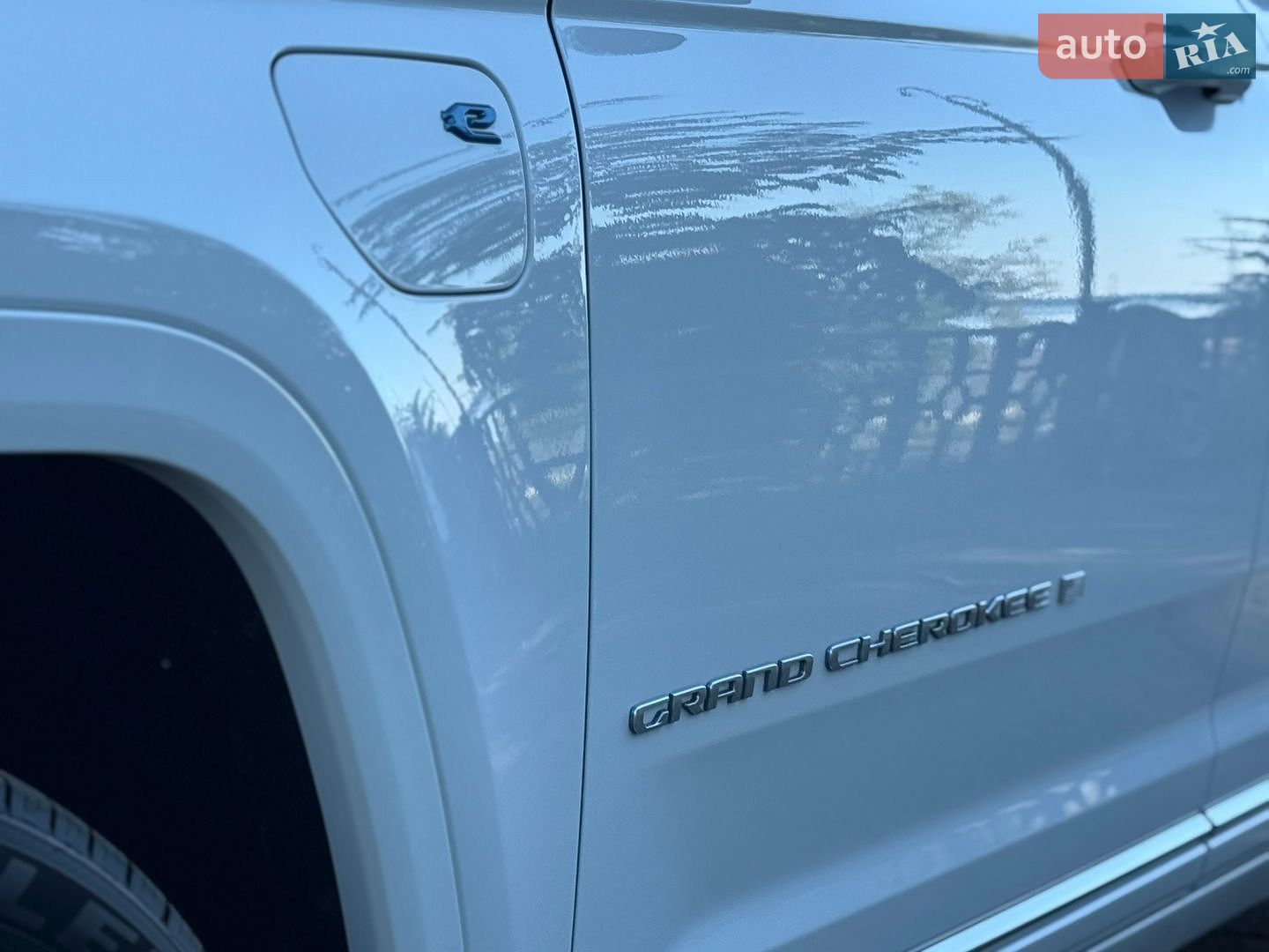 Jeep Grand Cherokee 2023 VIN 1C4RJYE65P8802183 фото оголошення 9 з 16