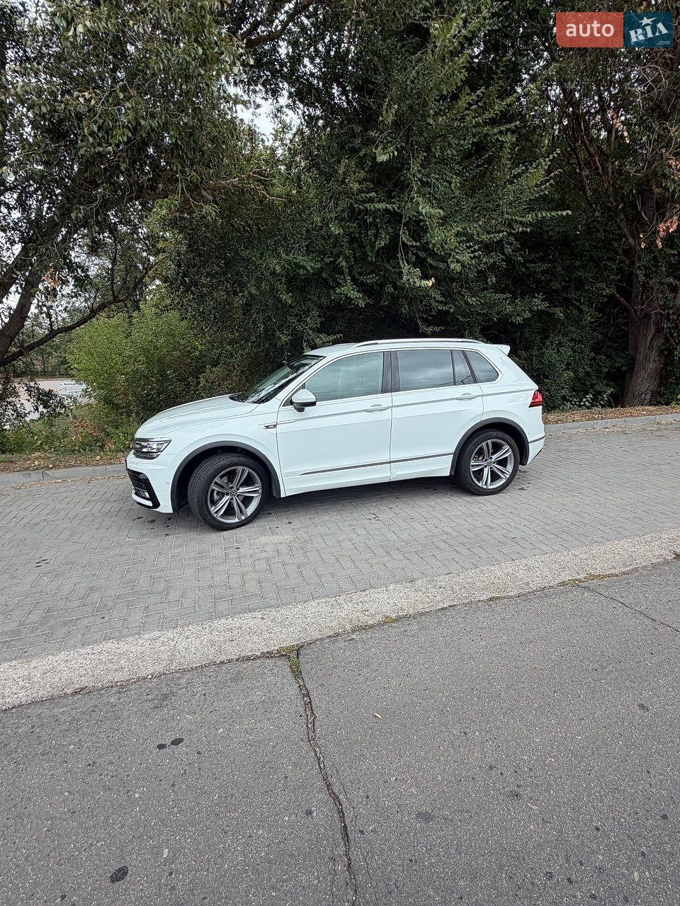 Volkswagen Tiguan 2020 VIN WVGZZZ5NZLW903025 фото оголошення 2 з 18
