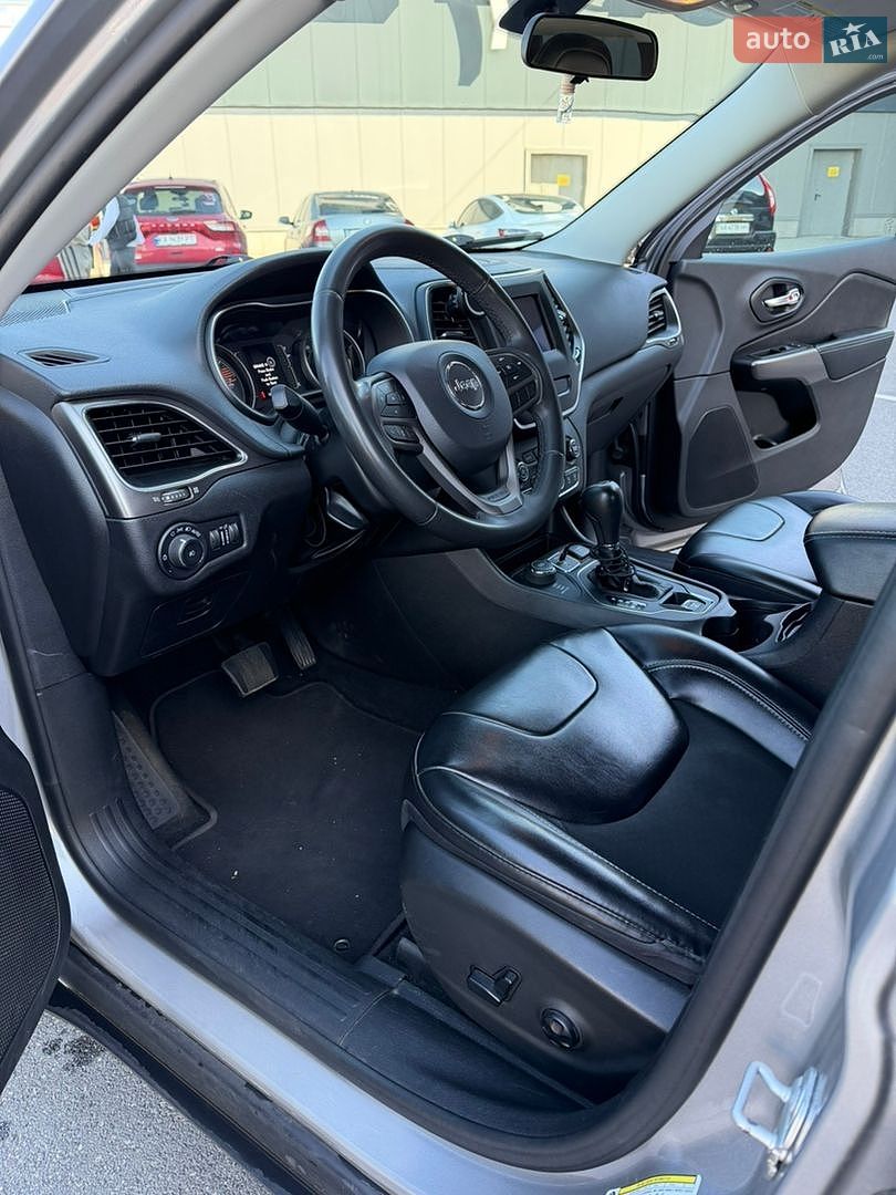 Jeep Cherokee 2020 VIN 1C4PJMLB7LD650506 фото оголошення 18 з 24