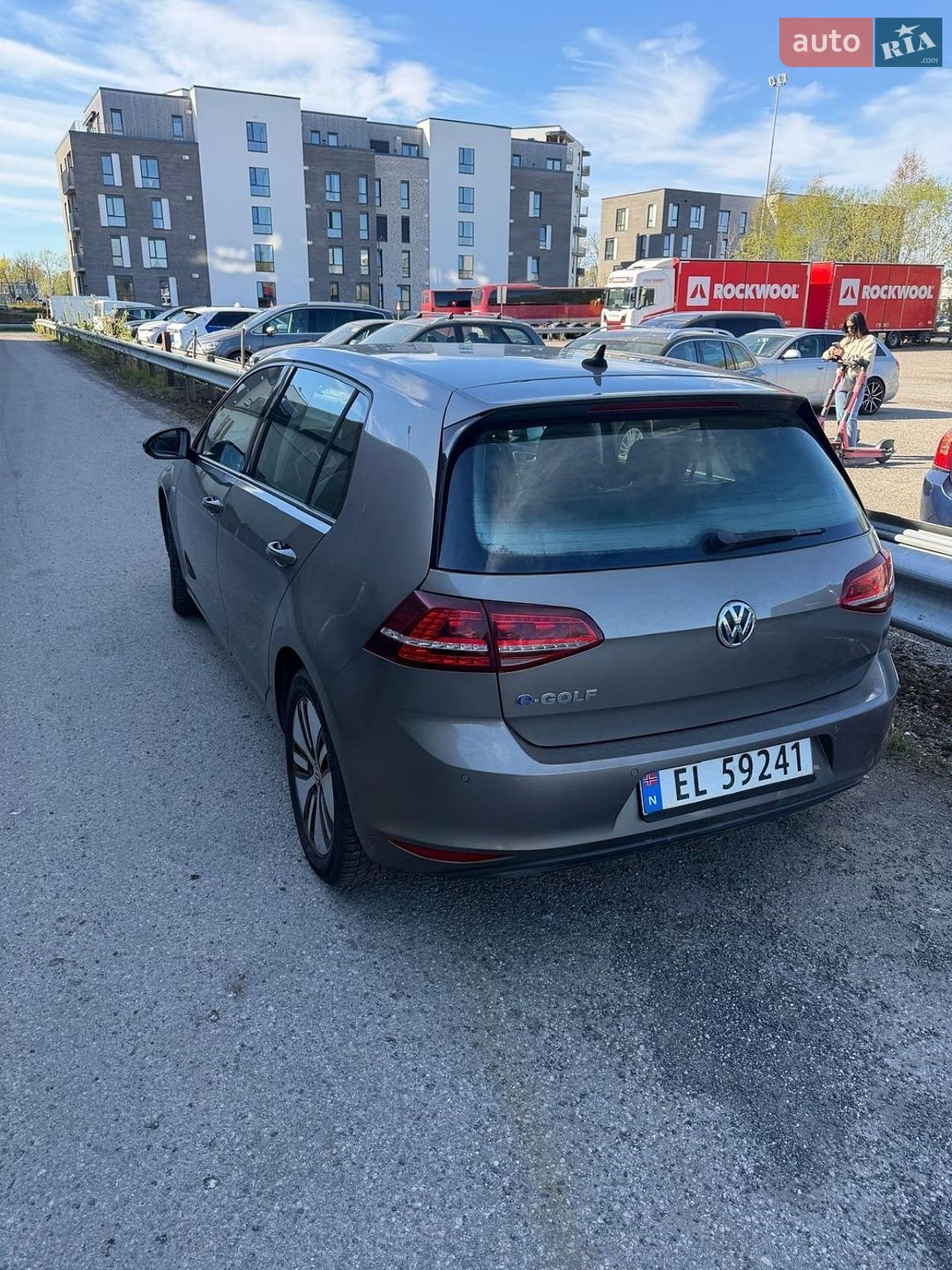 Volkswagen e-Golf 2015 VIN WVWZZZAUZFW904898 фото оголошення 9 з 40