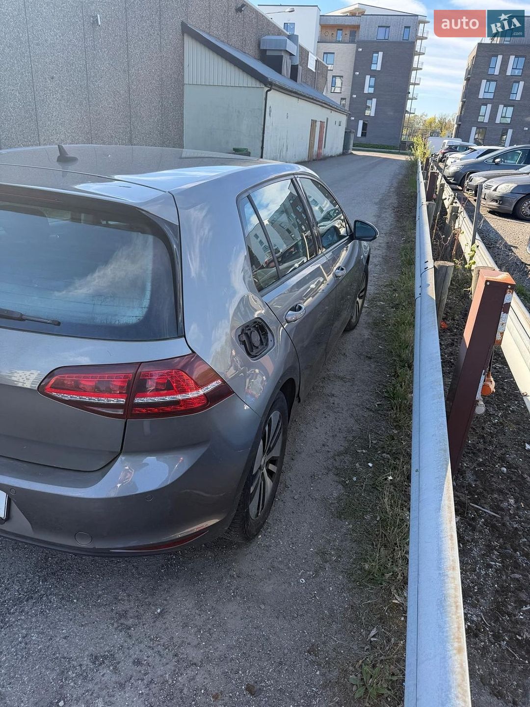 Volkswagen e-Golf 2015 VIN WVWZZZAUZFW904898 фото оголошення 11 з 40