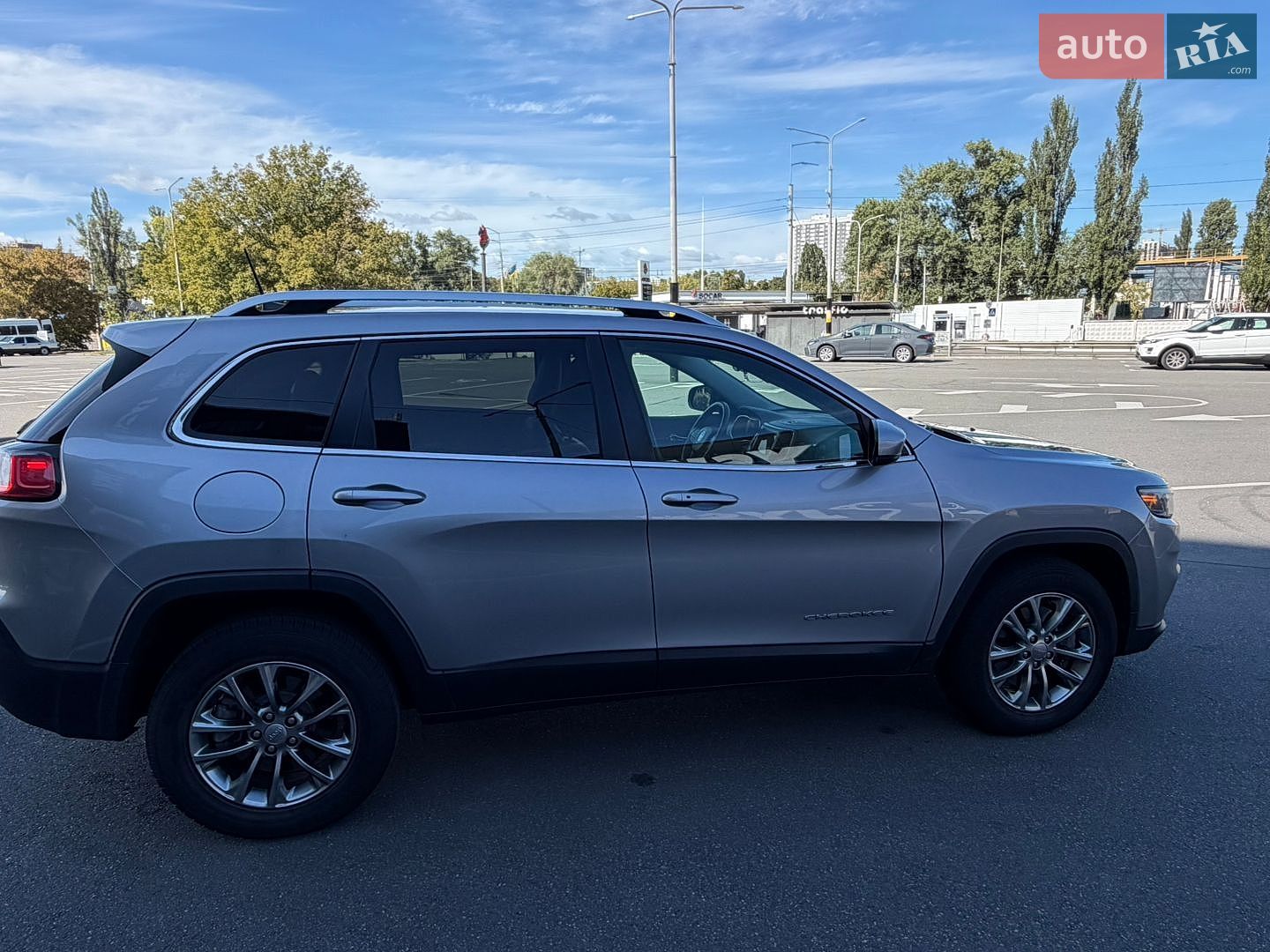 Jeep Cherokee 2020 VIN 1C4PJMLB7LD650506 фото оголошення 10 з 24