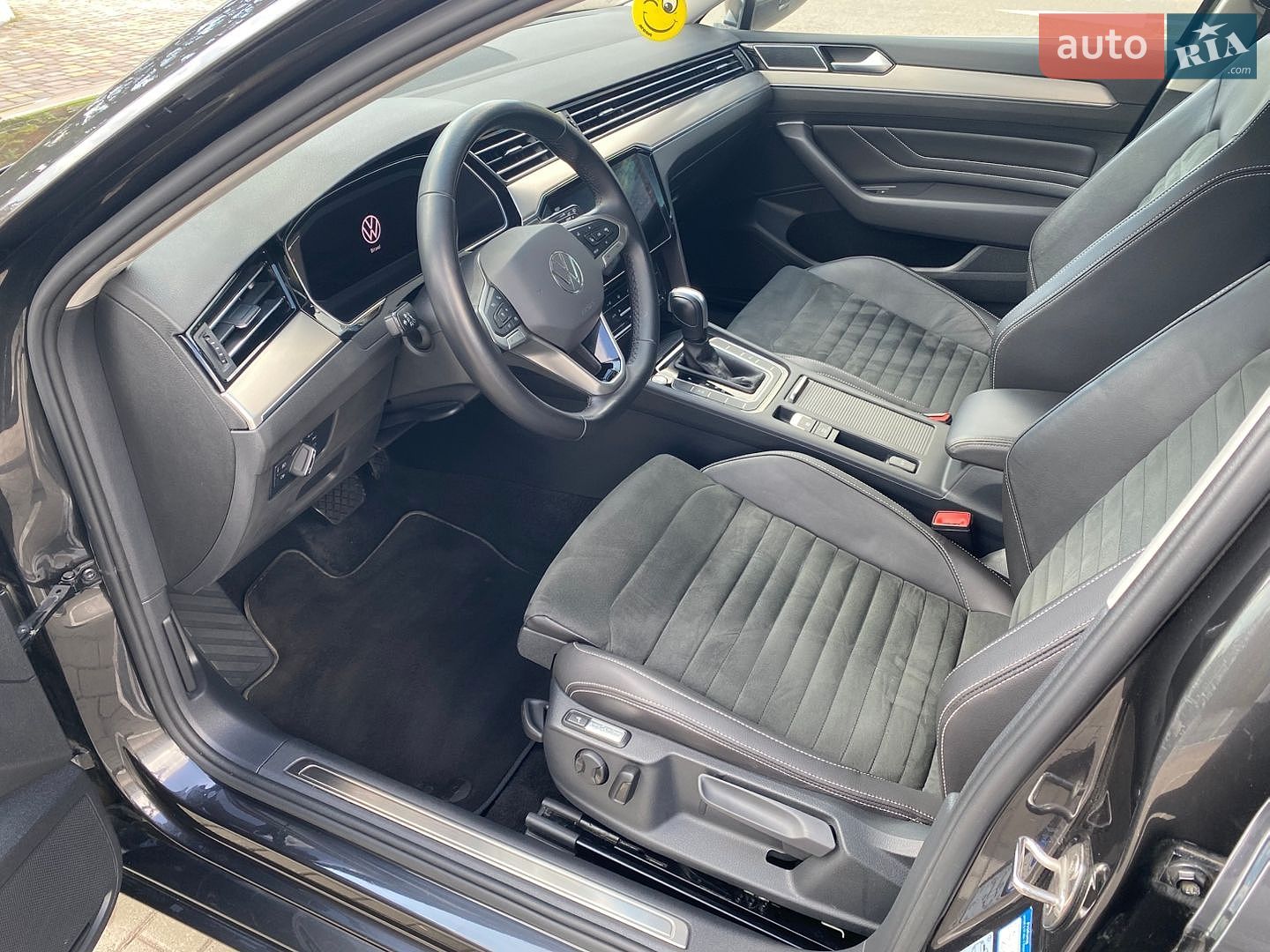 Volkswagen Passat 2023 VIN WVWZZZ3CZPE050051 фото оголошення 11 з 41