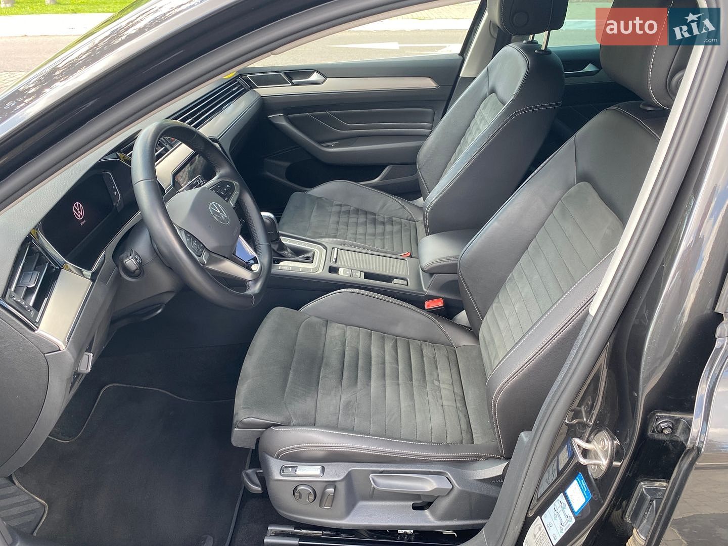 Volkswagen Passat 2023 VIN WVWZZZ3CZPE050051 фото оголошення 13 з 41