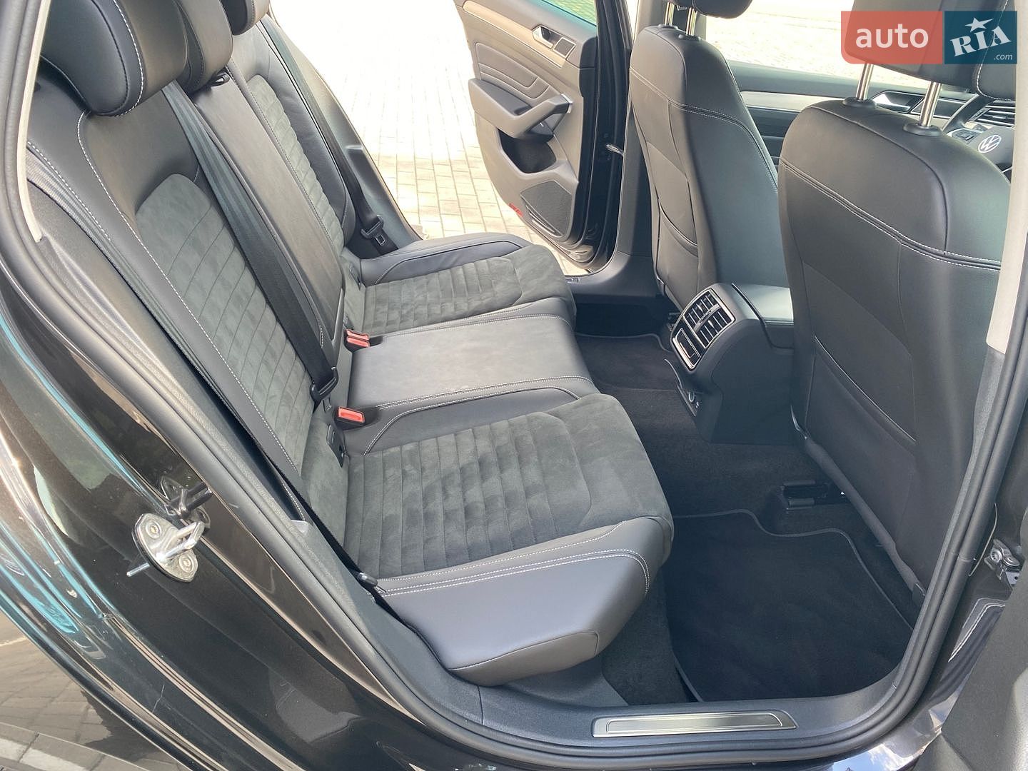 Volkswagen Passat 2023 VIN WVWZZZ3CZPE050051 фото оголошення 17 з 41