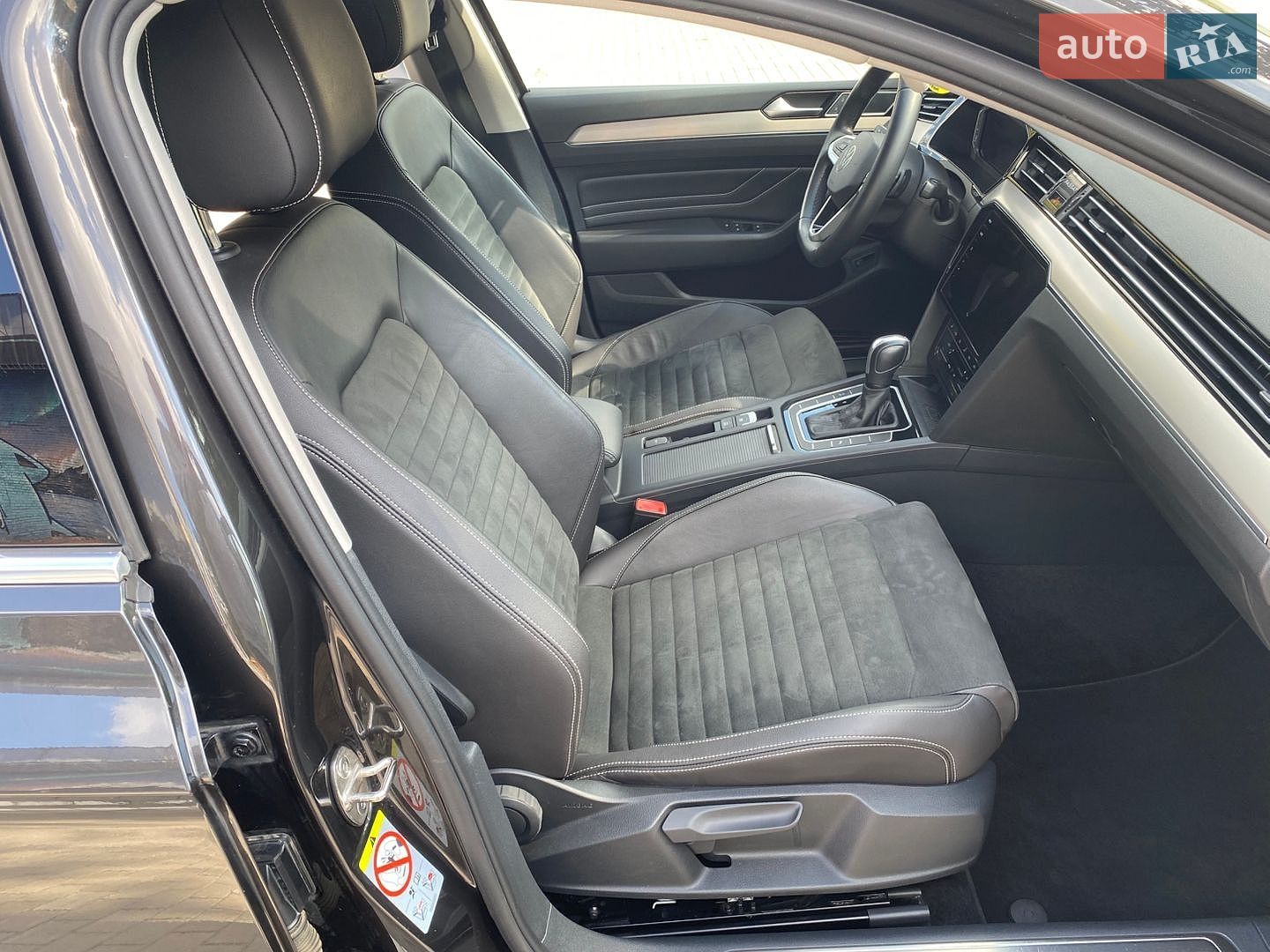 Volkswagen Passat 2023 VIN WVWZZZ3CZPE050051 фото оголошення 16 з 41