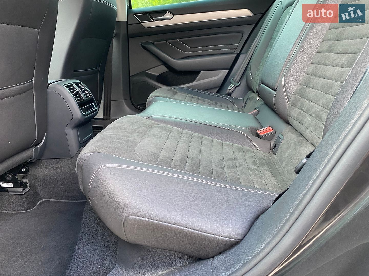 Volkswagen Passat 2023 VIN WVWZZZ3CZPE050051 фото оголошення 19 з 41