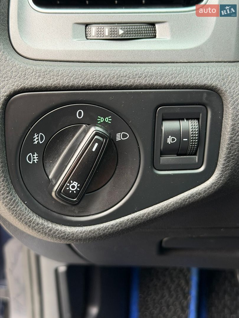 Volkswagen Golf 2014 VIN WVWZZZAUZEP602080 фото оголошення 22 з 43