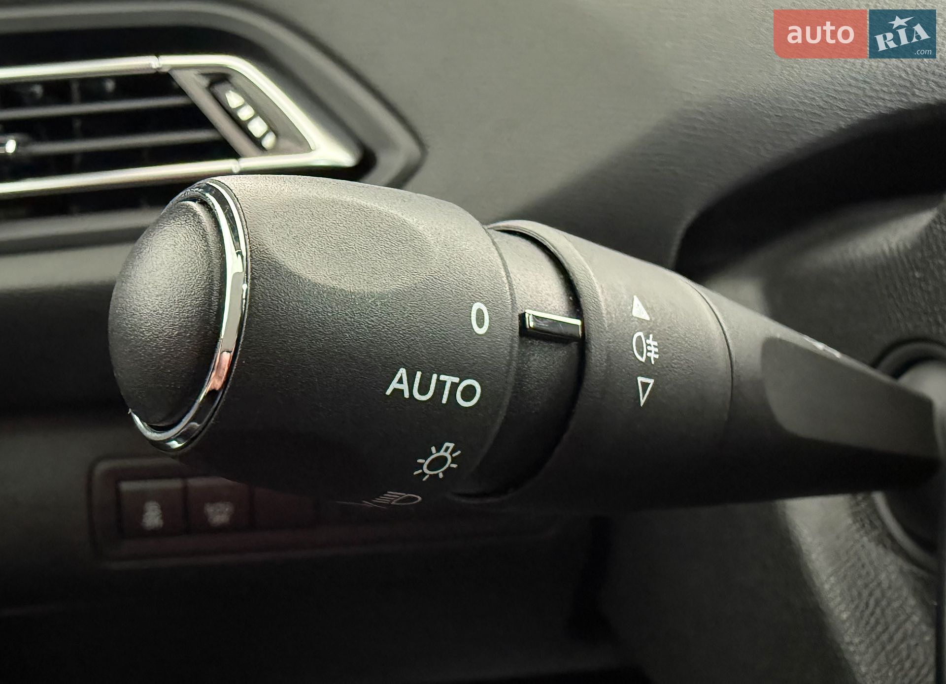 Peugeot 308 2016 VIN VF3LHAHWWGS063668 фото оголошення 19 з 42