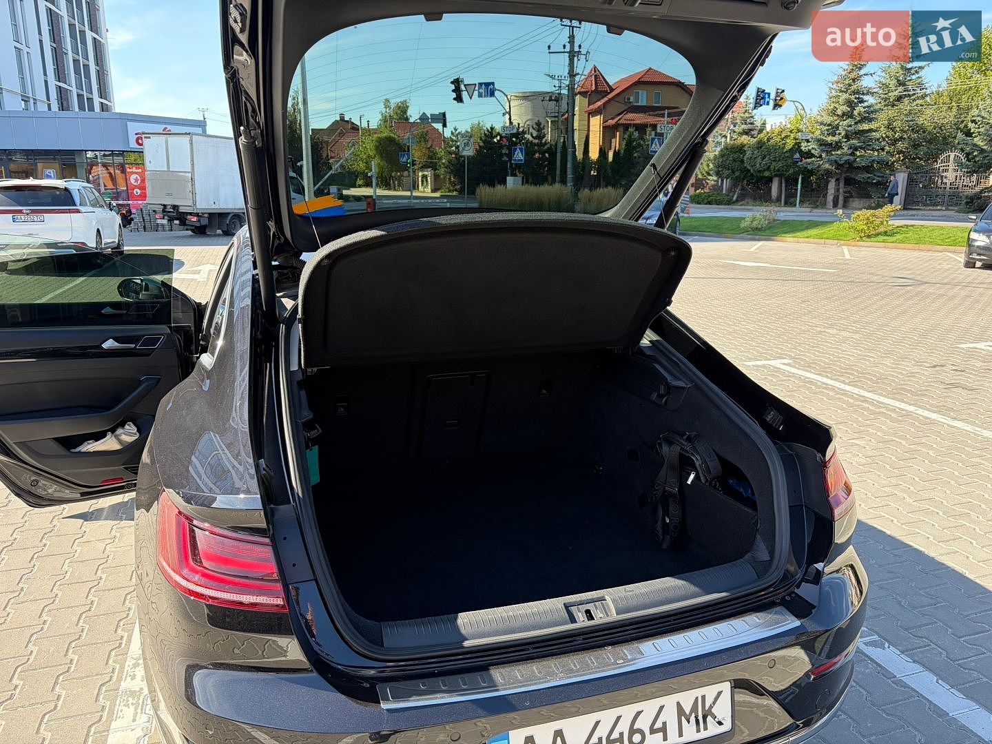Volkswagen Arteon 2018 VIN WVWZZZ3HZJE527096 фото оголошення 29 з 37