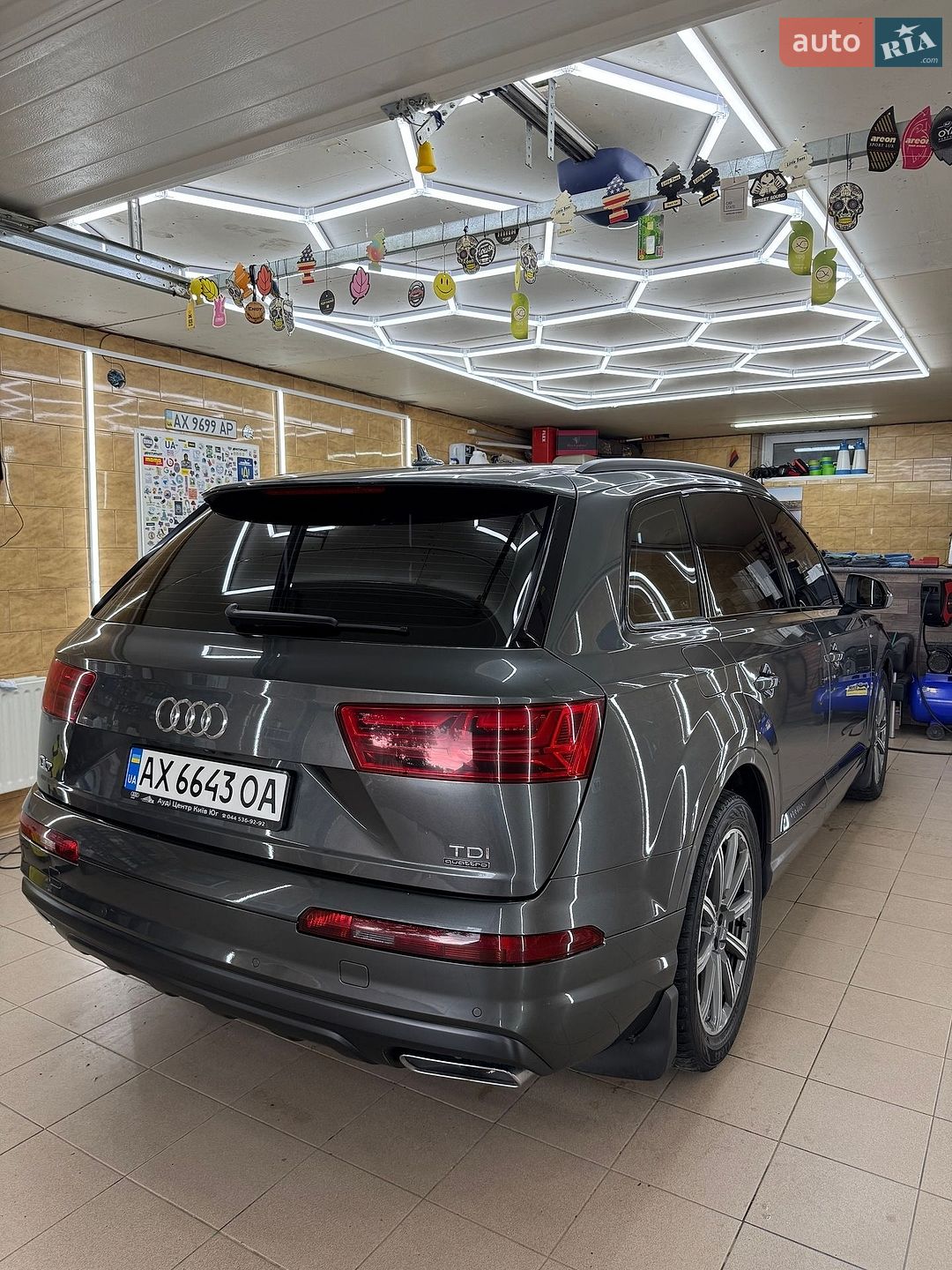 Audi Q7 2018 VIN WAUZZZ4M5JD058272 фото оголошення 5 з 15