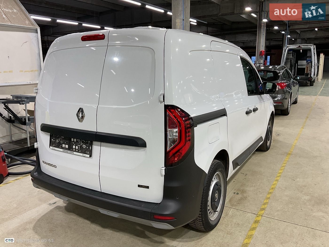 Renault Kangoo 2022 VIN VF1RFK00470150087 фото оголошення 2 з 39
