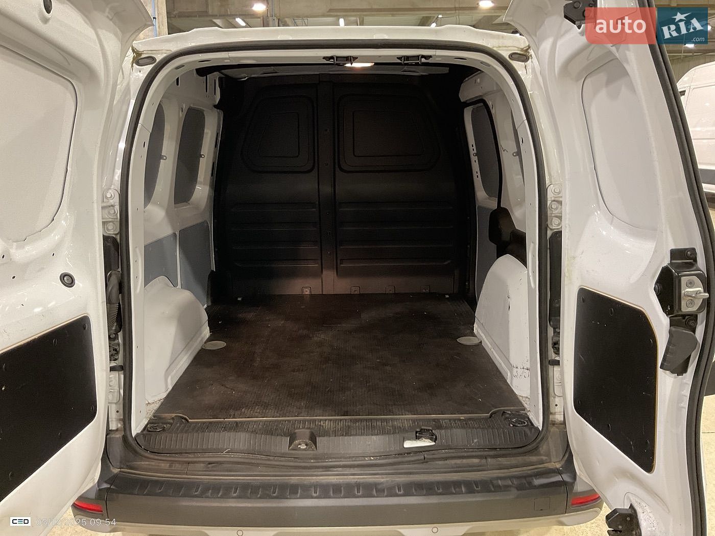 Renault Kangoo 2022 VIN VF1RFK00470150087 фото оголошення 38 з 39