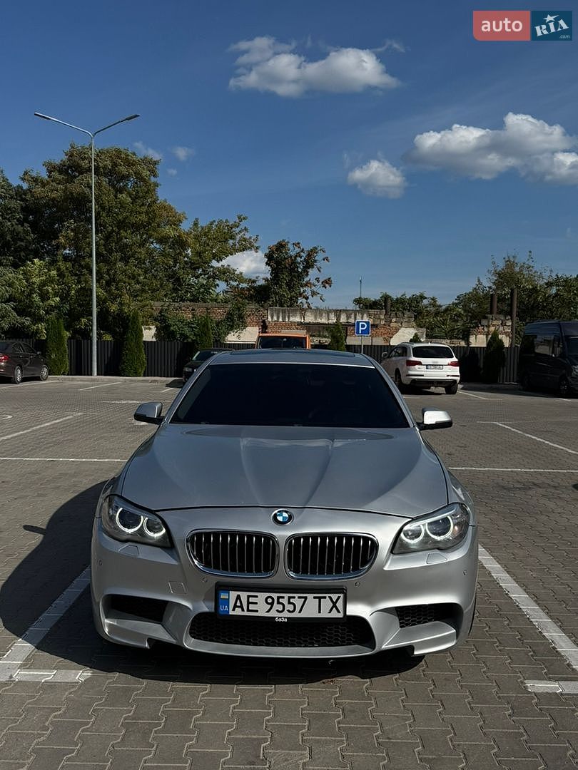 BMW 5 Series 2015 VIN WBA5B3C54GG254432 фото оголошення 2 з 18