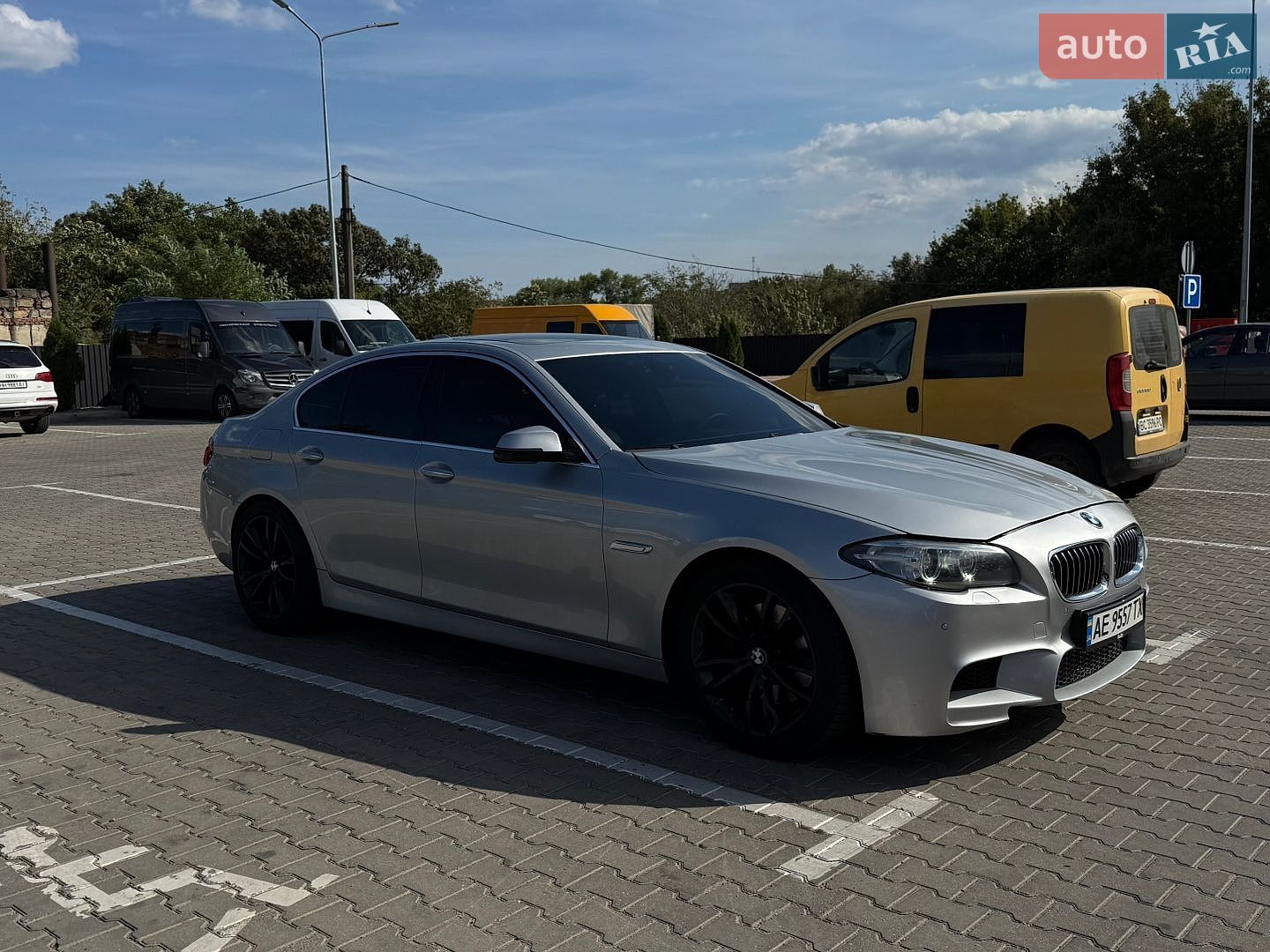 BMW 5 Series 2015 VIN WBA5B3C54GG254432 фото оголошення 3 з 18