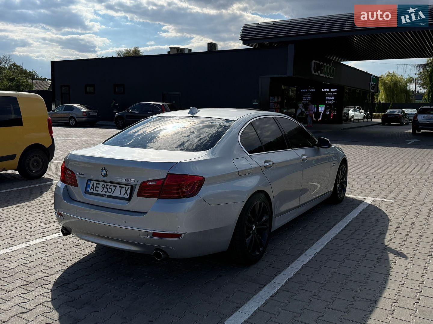 BMW 5 Series 2015 VIN WBA5B3C54GG254432 фото оголошення 6 з 18