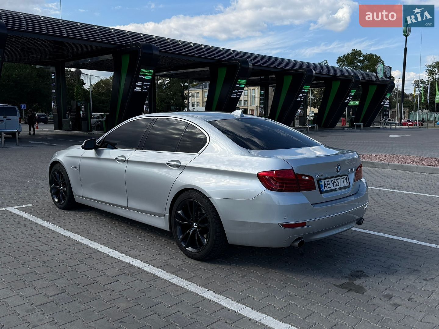 BMW 5 Series 2015 VIN WBA5B3C54GG254432 фото оголошення 8 з 18