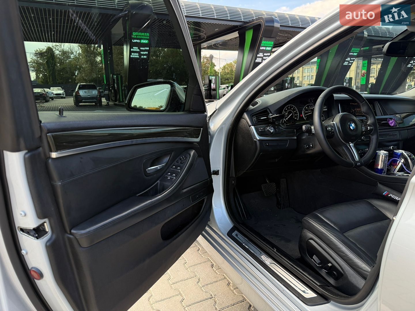 BMW 5 Series 2015 VIN WBA5B3C54GG254432 фото оголошення 12 з 18