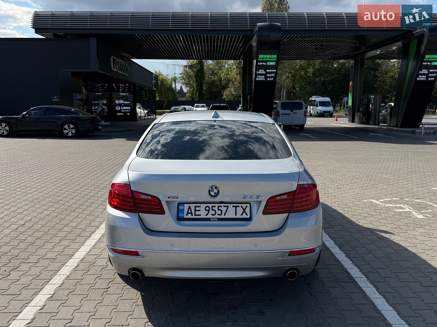 BMW 5 Series 2015 VIN WBA5B3C54GG254432 фото оголошення 5 з 18