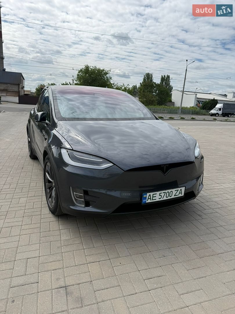 Tesla Model X 2018 VIN 5YJXCDE27JF137267 фото оголошення 2 з 24