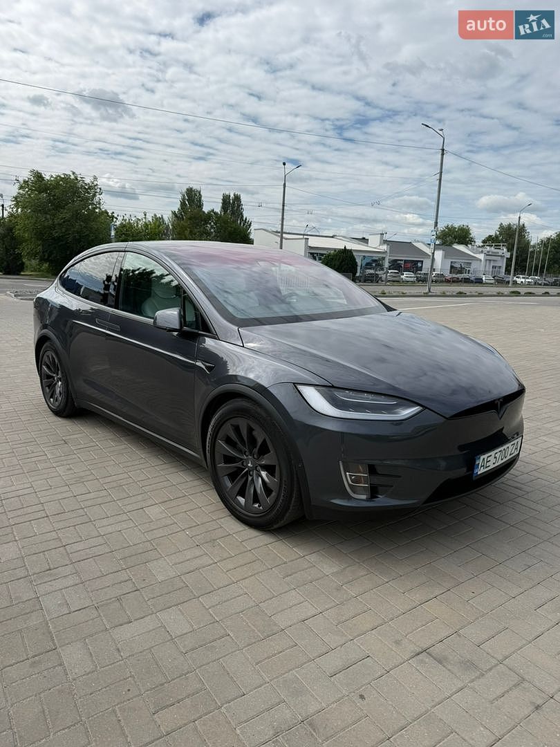 Tesla Model X 2018 VIN 5YJXCDE27JF137267 фото оголошення 3 з 24