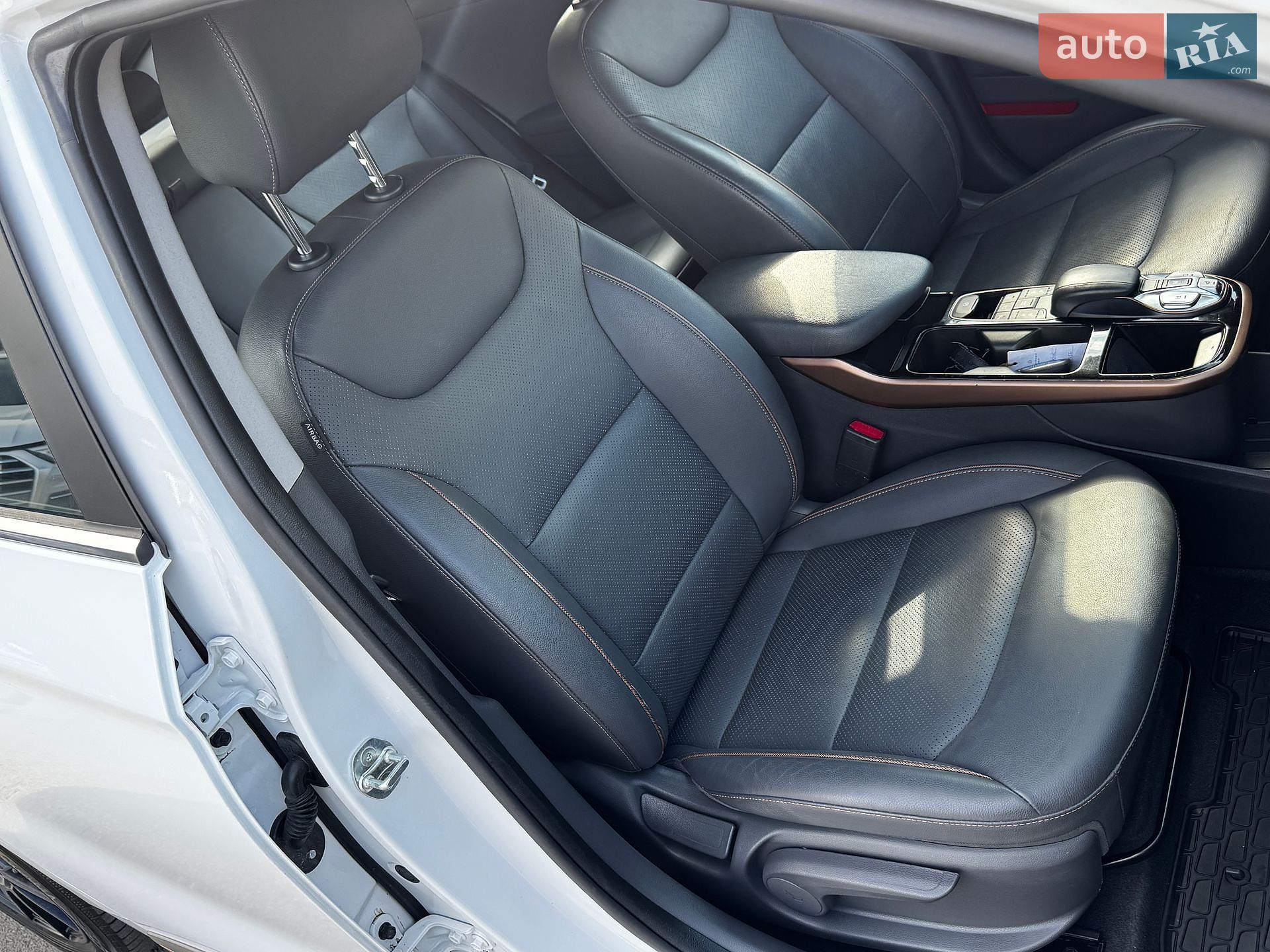 Hyundai Ioniq 2019 VIN KMHC851HFKU039063 фото оголошення 18 з 53