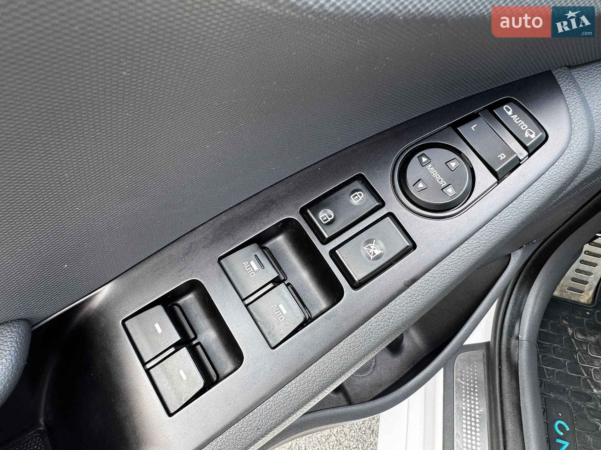 Hyundai Ioniq 2019 VIN KMHC851HFKU039063 фото оголошення 28 з 53