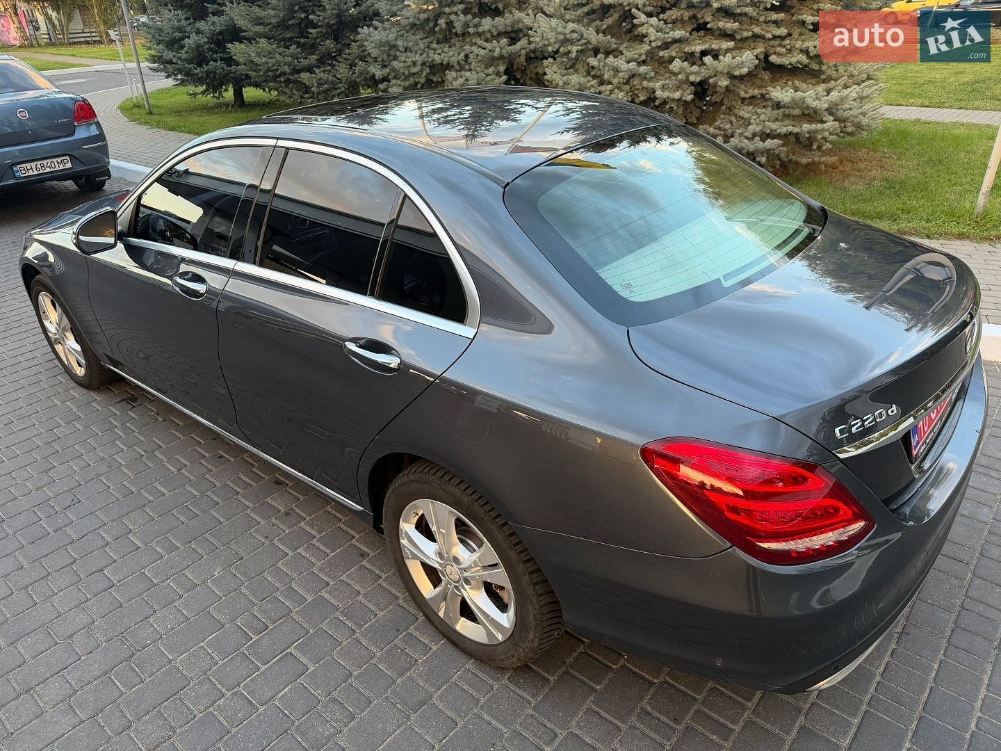 Mercedes-Benz C-Class 2016 VIN WDDWF0FB2GF274914 фото оголошення 28 з 114