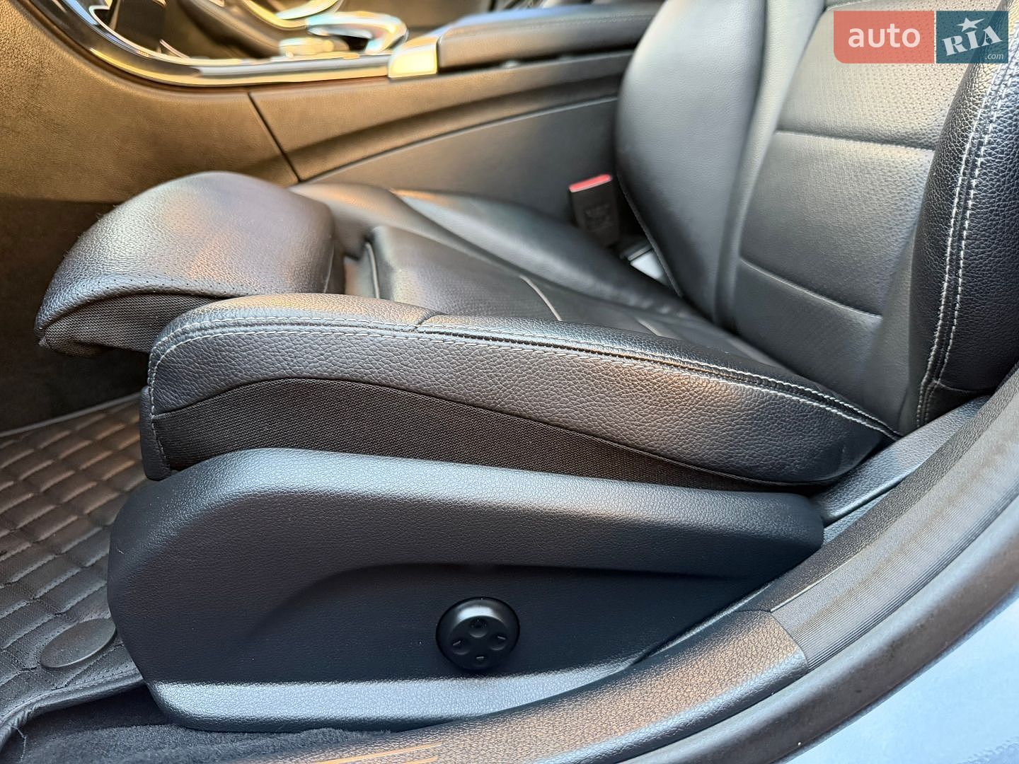 Mercedes-Benz C-Class 2016 VIN WDDWF0FB2GF274914 фото оголошення 37 з 114