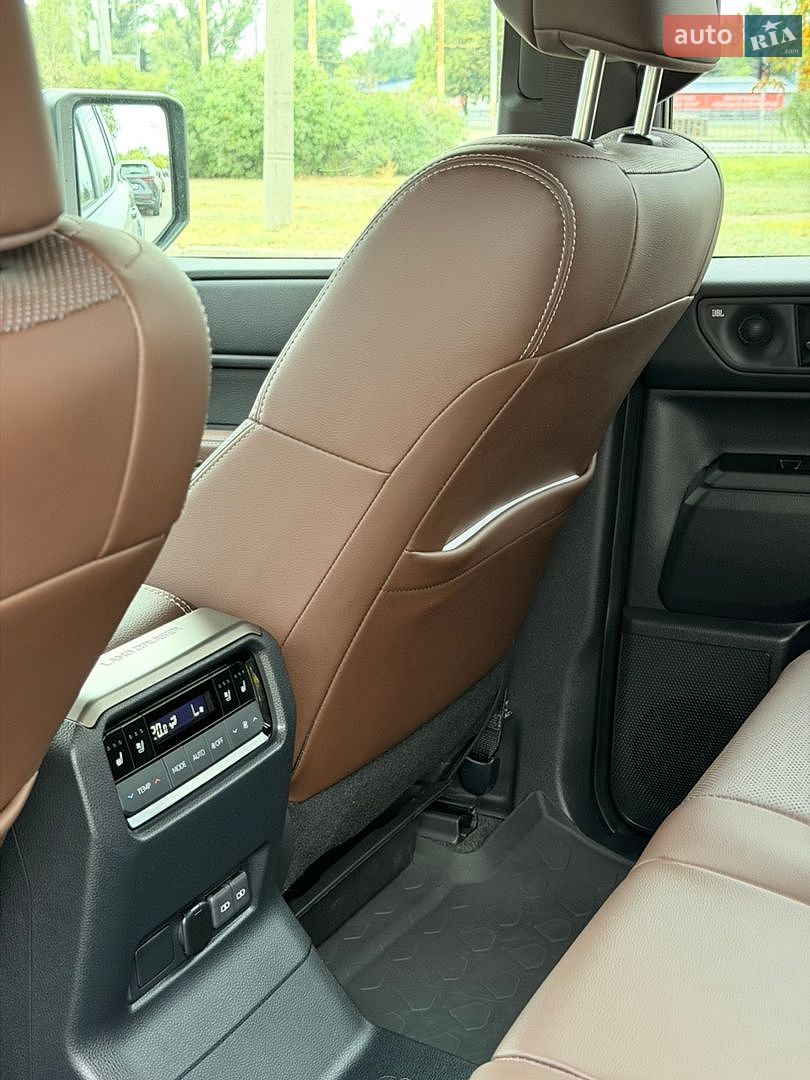 Toyota Land Cruiser Prado 2025 VIN JTEAR3AJ20K034718 фото оголошення 16 з 19