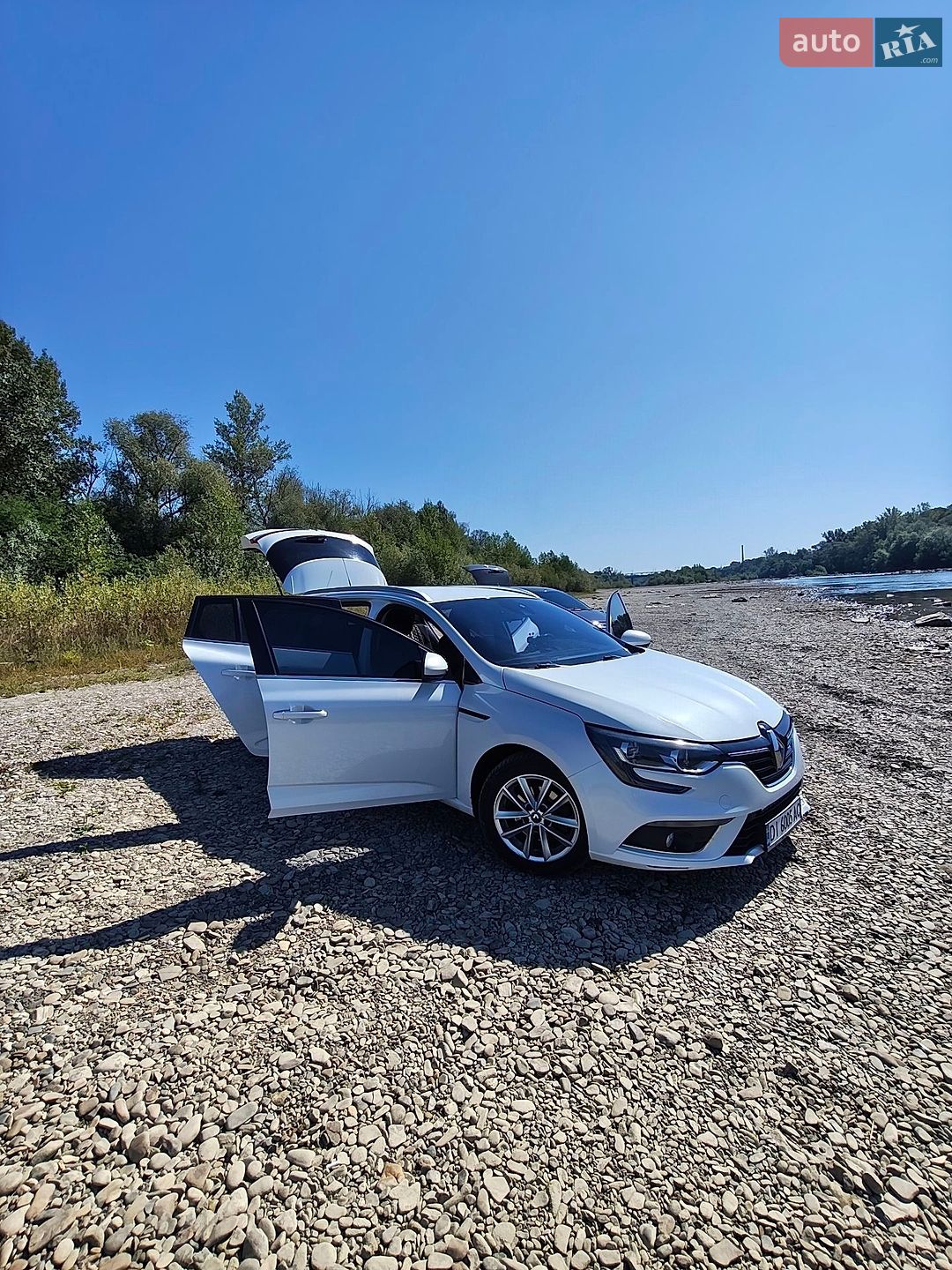 Renault Megane 2017 VIN VF1RFB00059054336 фото оголошення 3 з 19