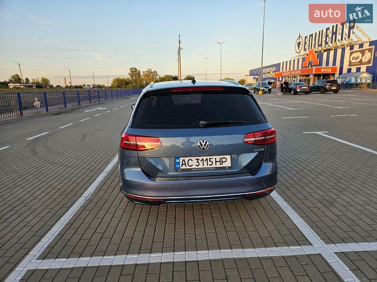 Volkswagen Passat 2017 VIN WVWZZZ3CZJE071208 фото оголошення 8 з 25