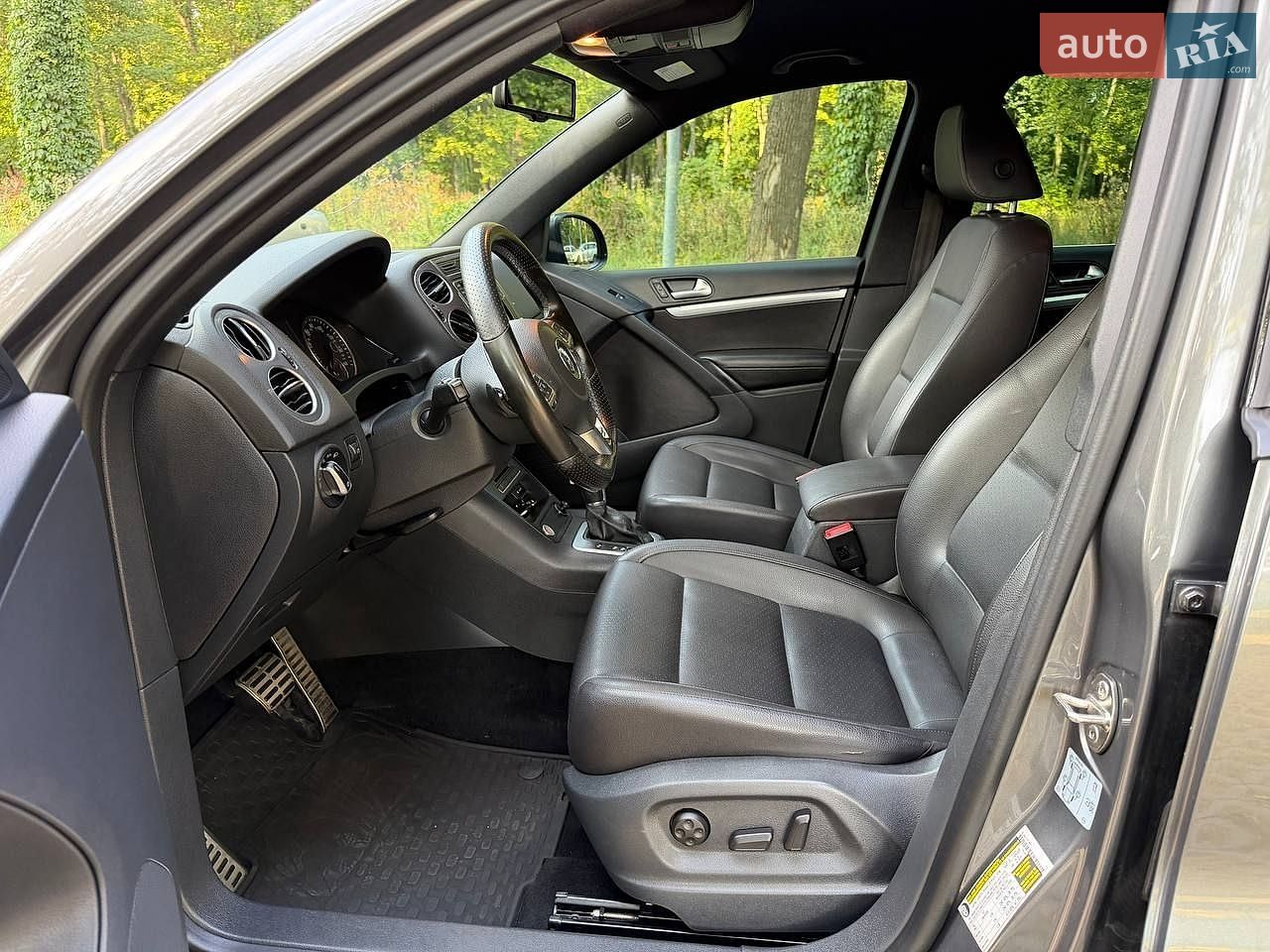 Volkswagen Tiguan 2015 VIN WVGAV7AX4GW559726 фото оголошення 12 з 27